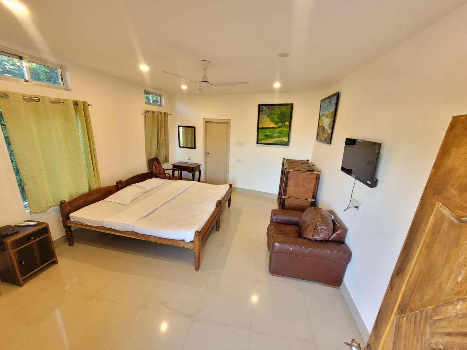 Hilltop Lodge Guwahati Luaran gambar