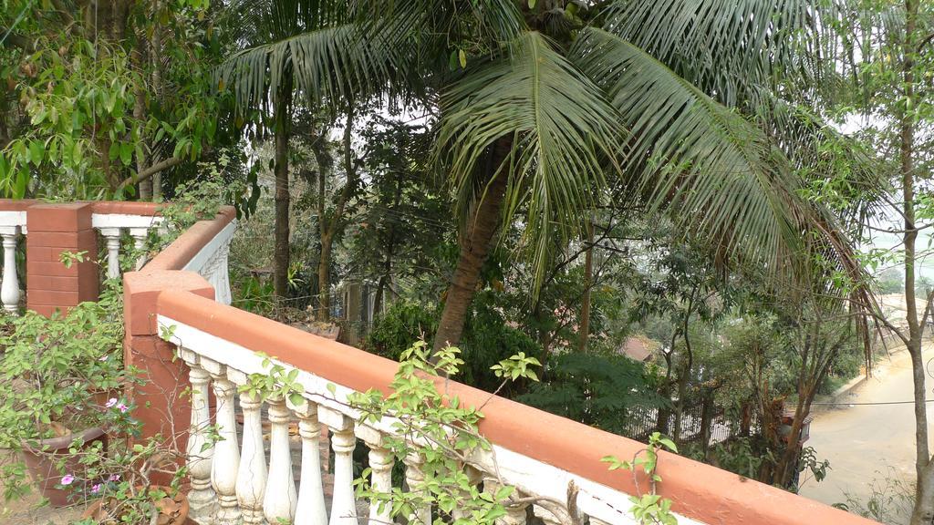 Hilltop Lodge Guwahati Luaran gambar