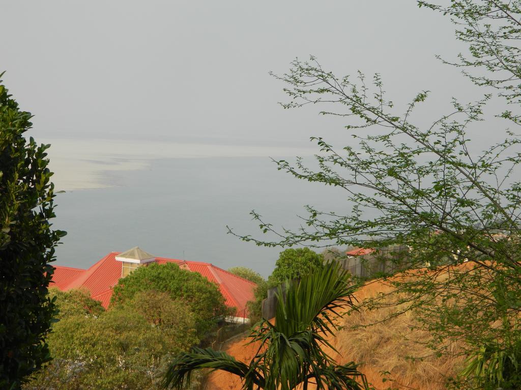 Hilltop Lodge Guwahati Bilik gambar