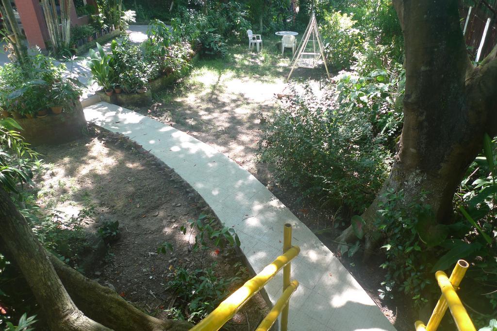 Hilltop Lodge Guwahati Luaran gambar