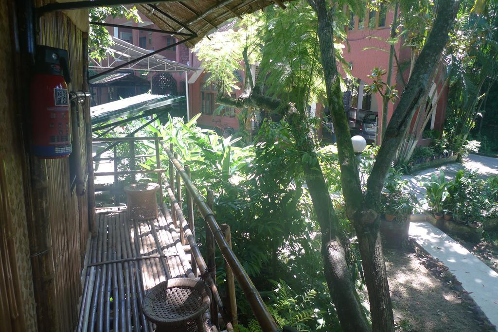 Hilltop Lodge Guwahati Luaran gambar