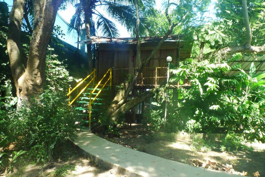 Hilltop Lodge Guwahati Luaran gambar