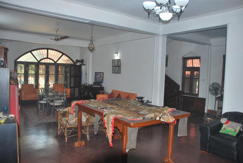 Hilltop Lodge Guwahati Luaran gambar