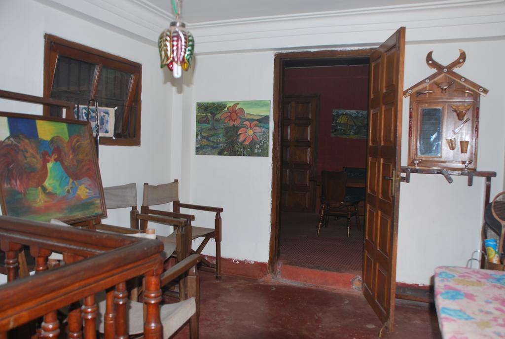 Hilltop Lodge Guwahati Luaran gambar