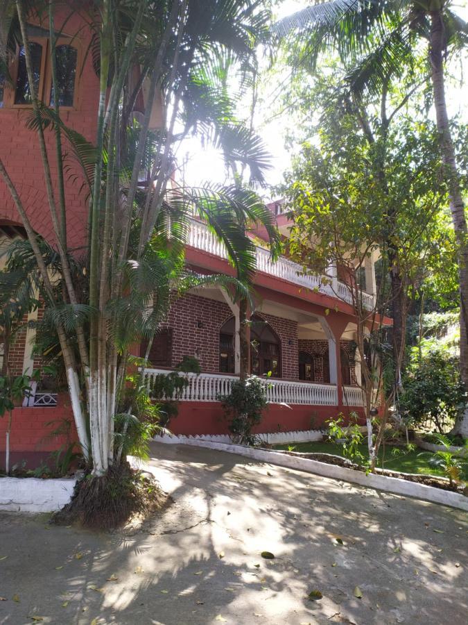 Hilltop Lodge Guwahati Luaran gambar